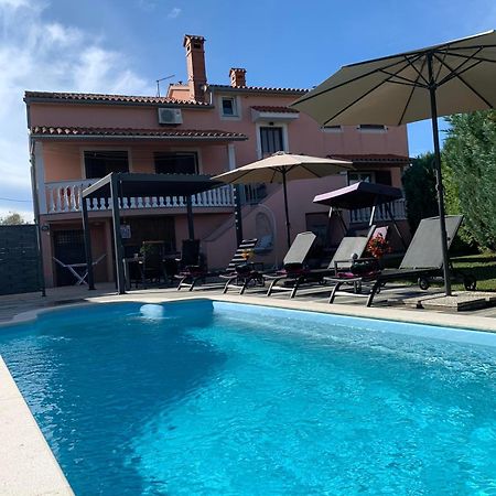 Holiday Home Natasha Svetvincenat Bagian luar foto