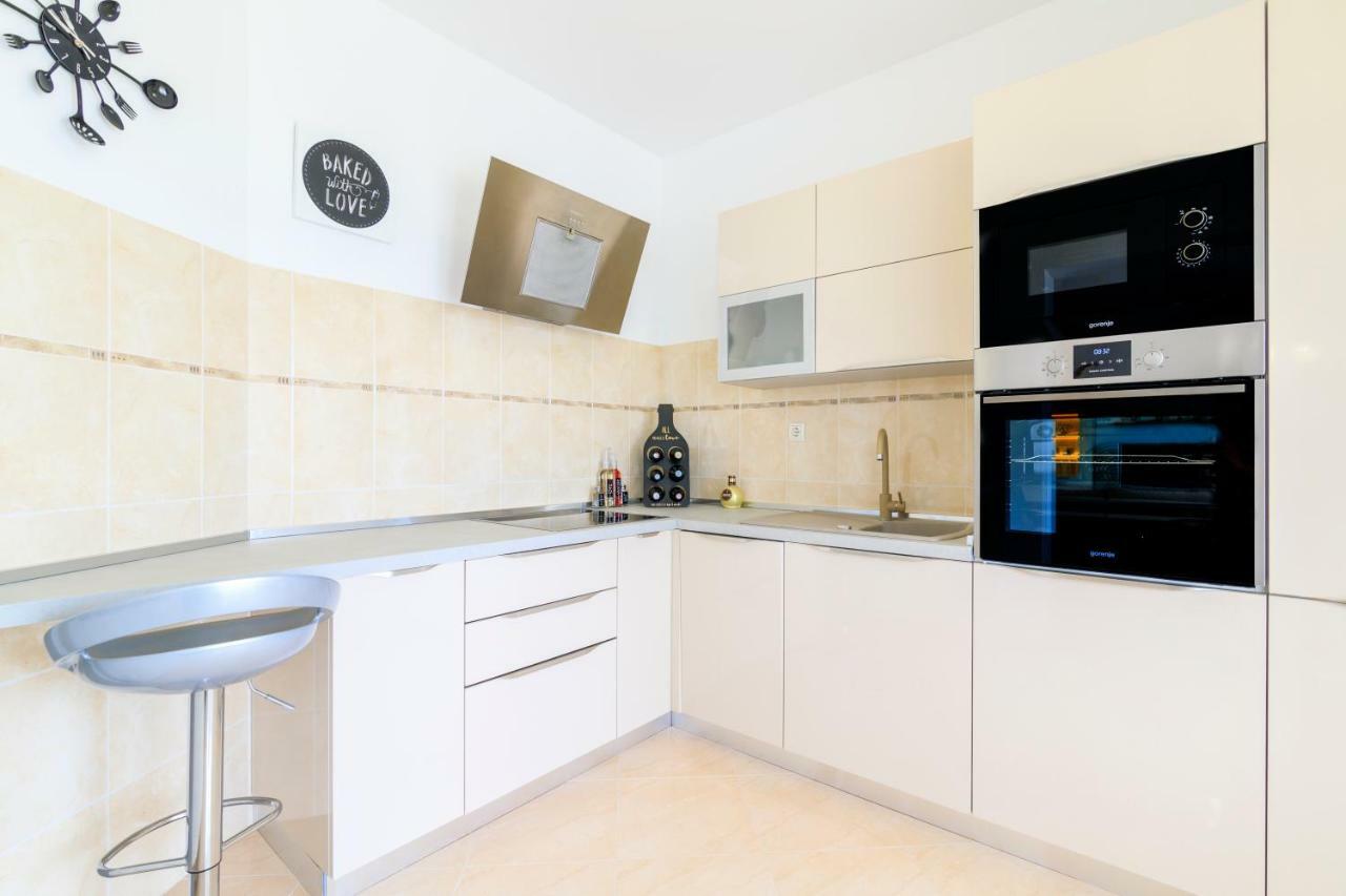 Holiday Home Natasha Svetvincenat Bagian luar foto